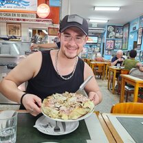 DELICIOUS Argentine pizza from the famous Cuartito